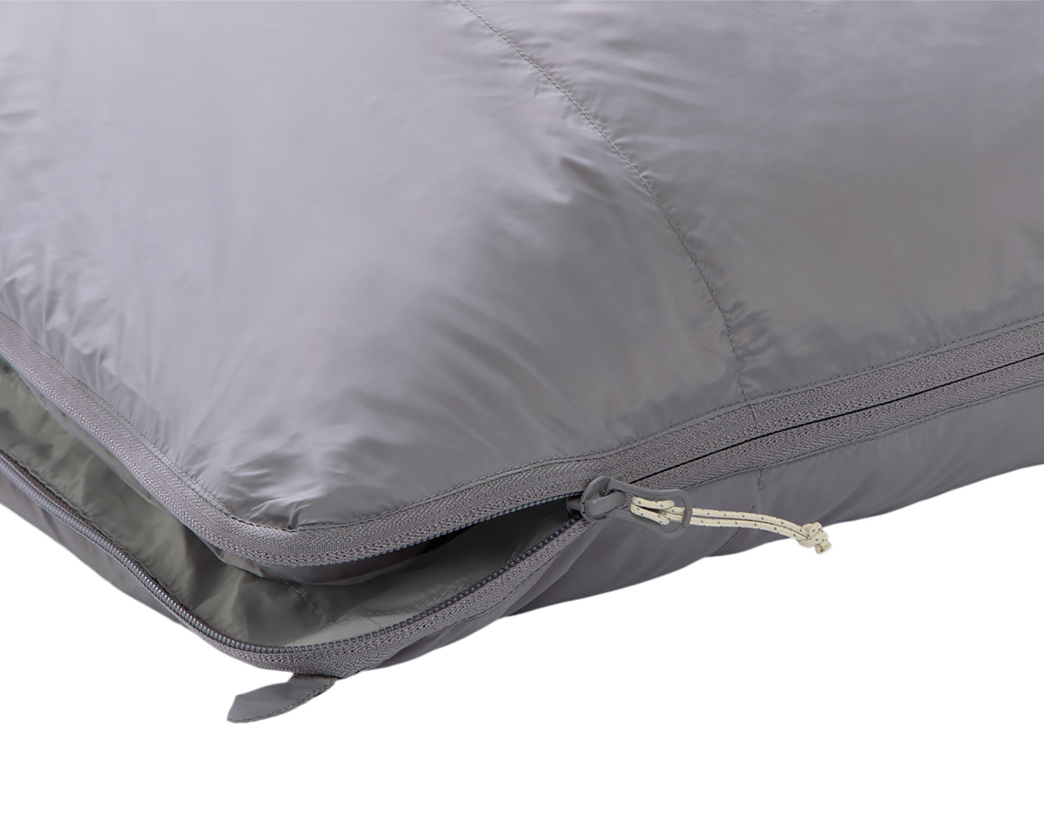 Freja ±0° Quilt Sleeping Bag – Silver Grey Filigree
