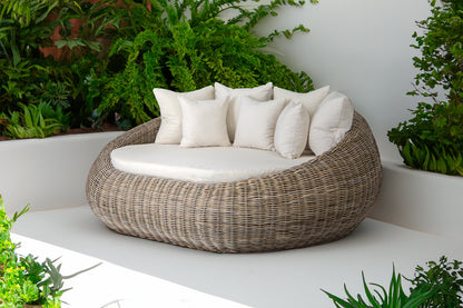 Patio Lounge Bed – Minimalist design (versatile)