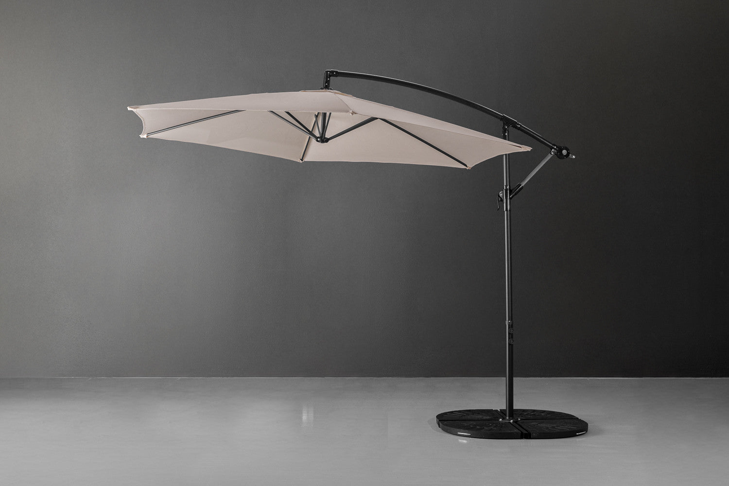 Miami Cantilever Umbrella (Beige) – Sunset Reflection