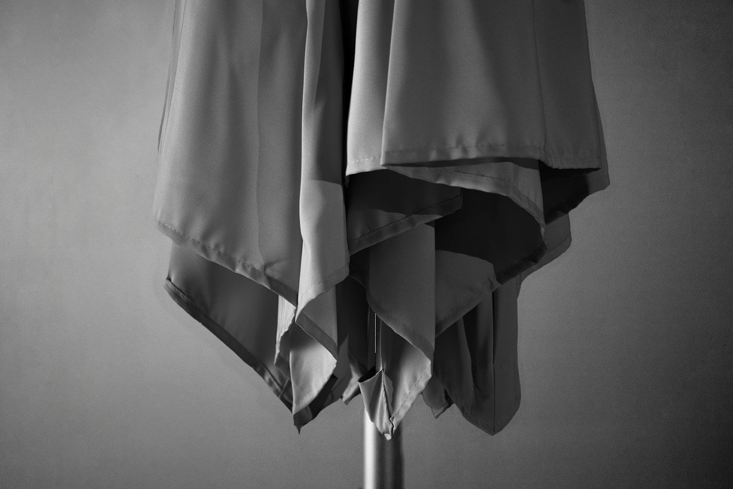 Miami Cantilever Umbrella (Grey) – Modern Shade Solution